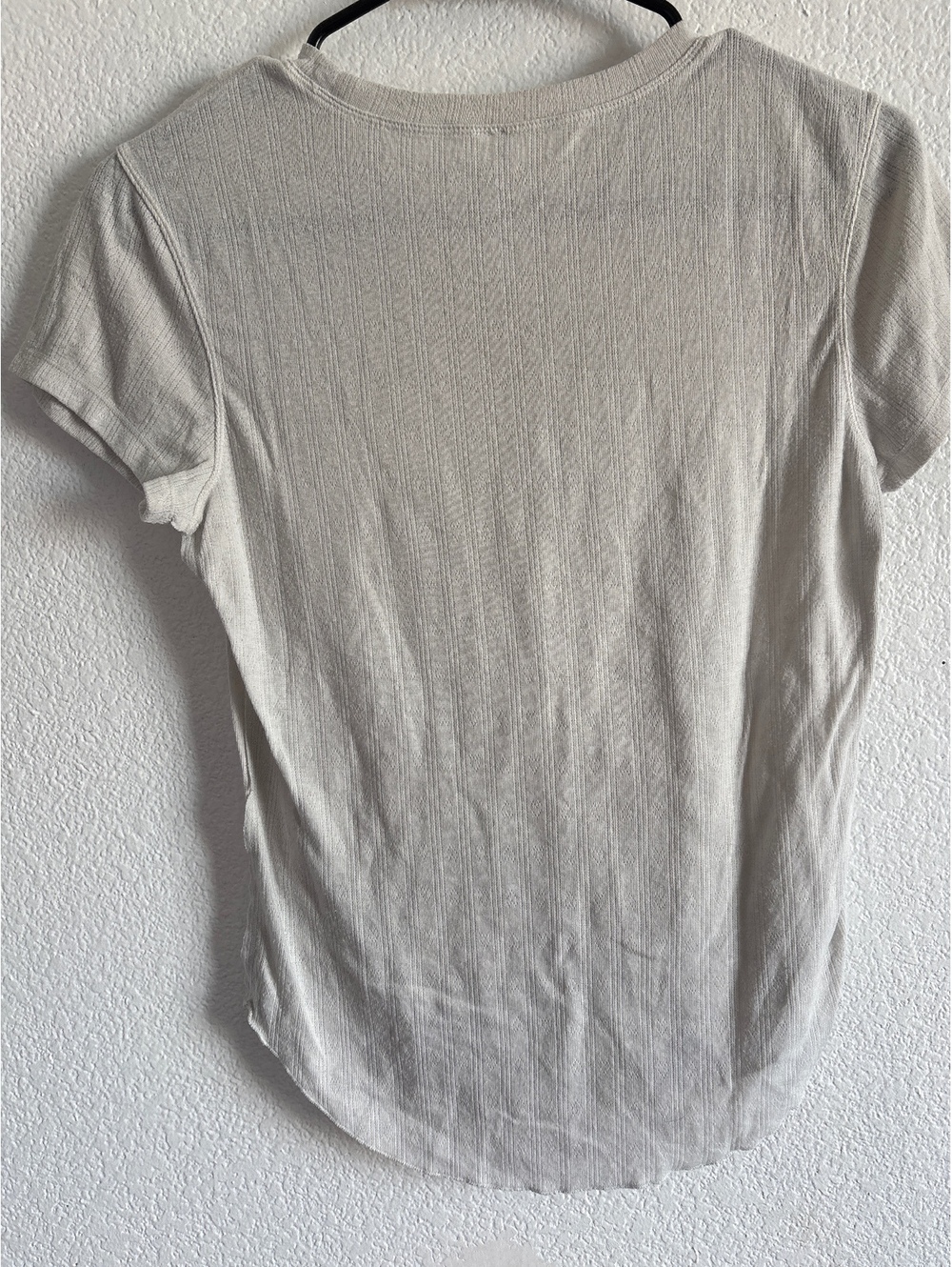Short-Sleeve Shirt with Ribbed Pattern and Rounded Neckline - Picture 5 of 5